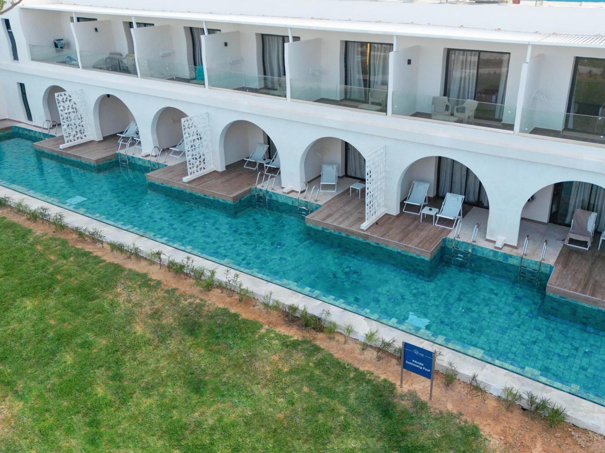 One Resort Premium 哈馬馬特 外观 照片